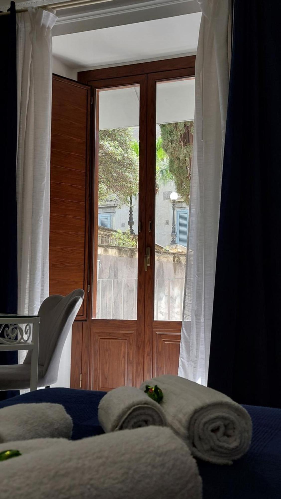 Gl Golden City Apartments Катанія Номер фото